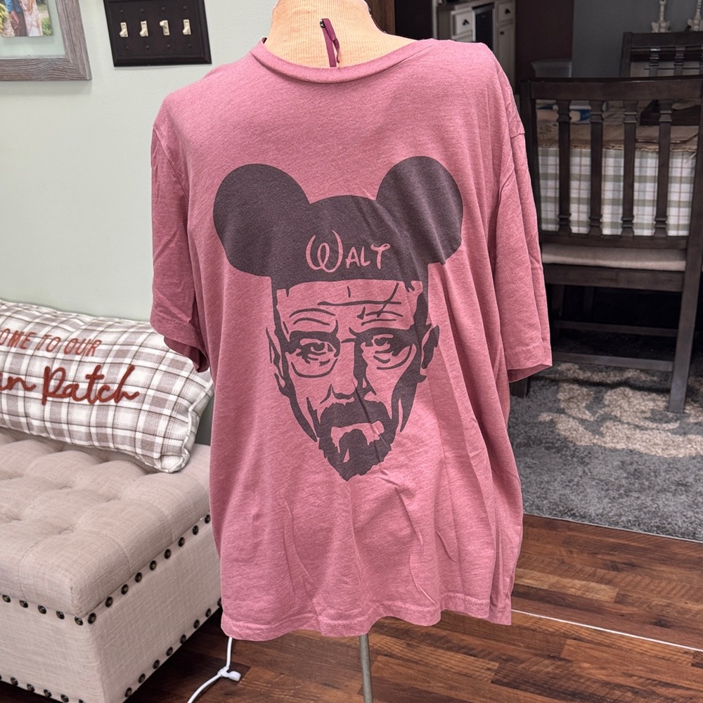 Men's Graphic T-Shirt. Breaking Bad. Disney